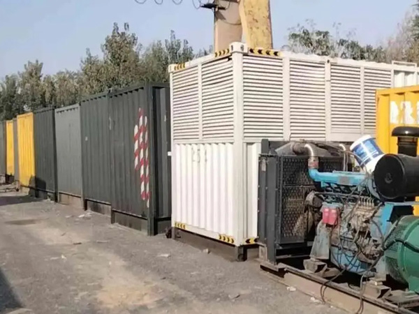 洛宁200KW柴油发电机机组每小时油耗是多少？